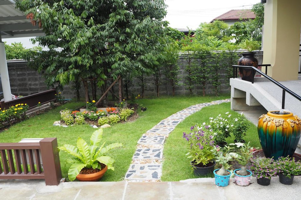 Sukhumvit 50 Garden Home