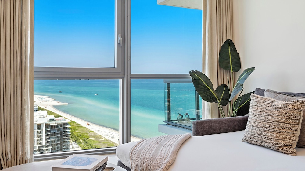 Luxury Vacation Rentals at The Setai by LRMB