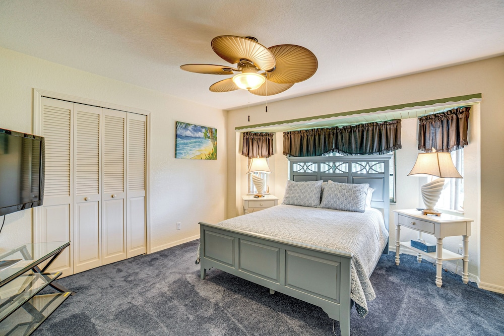Poolside Bliss & Lake Fun: Florida Getaway!