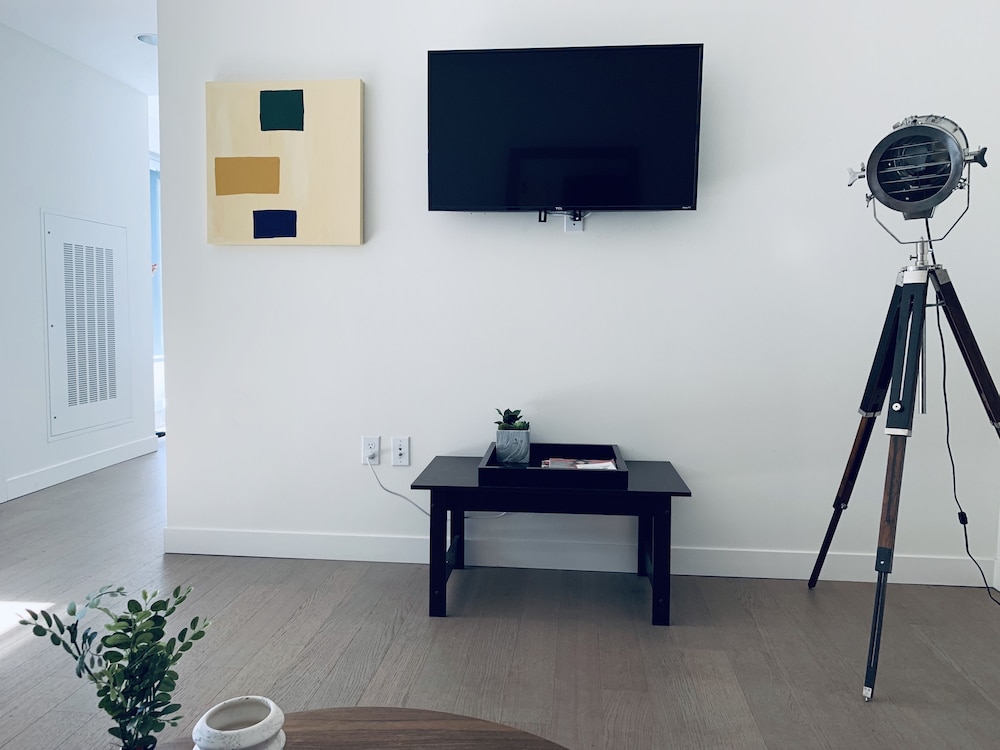New Lyfe Finest Luxury Apartment