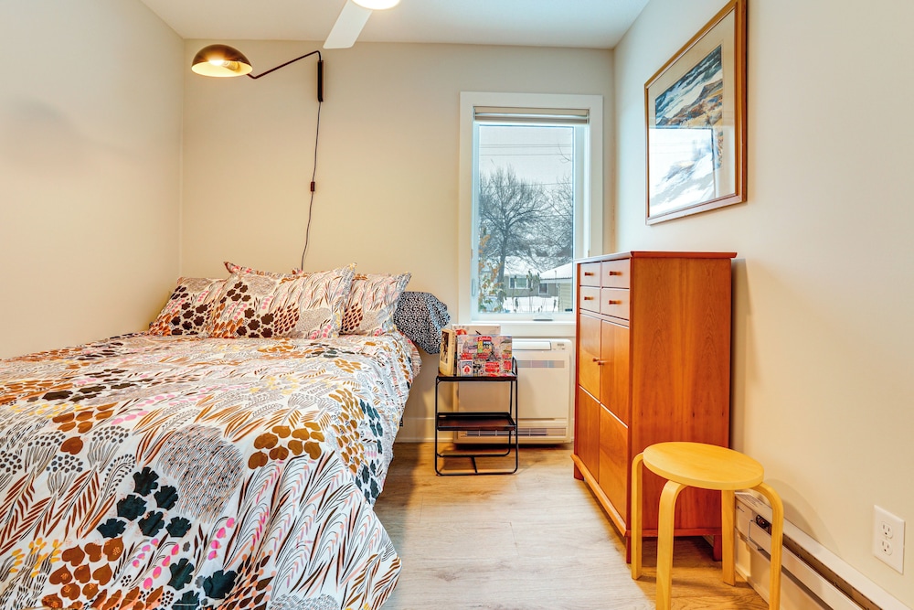 < 1/2 Mi to Downtown: Quiet Northfield Apartment