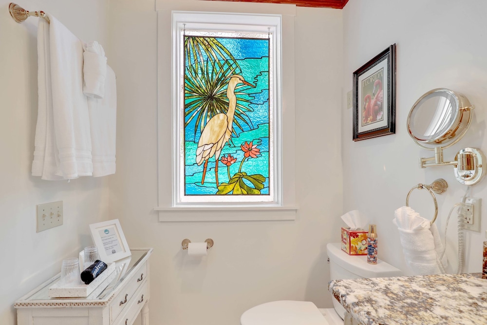 Hibiscus House Bed Breakfast Inn Flamingo Suite