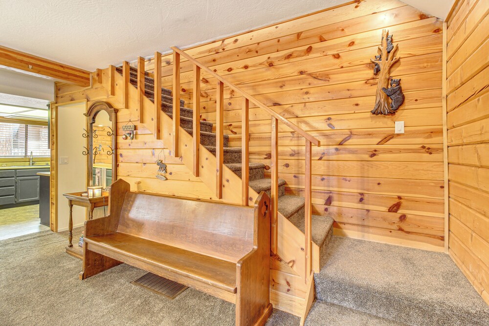5 Mi to Woodland Lake Park: Cabin in Pinetop!