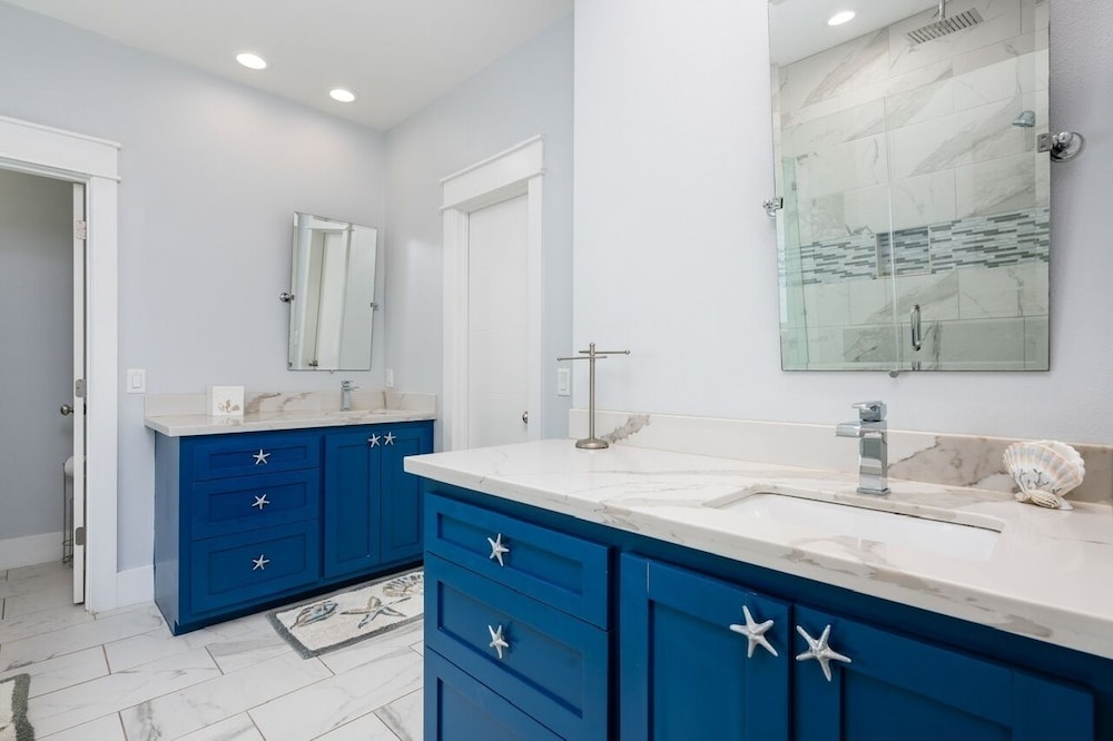 Deja Blue 2 3 Bedroom Home