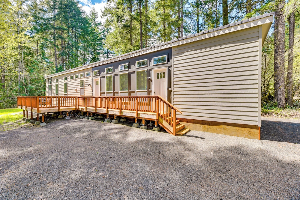 Hoodsport Vacation Rental w/ Private Lake Access! view 3