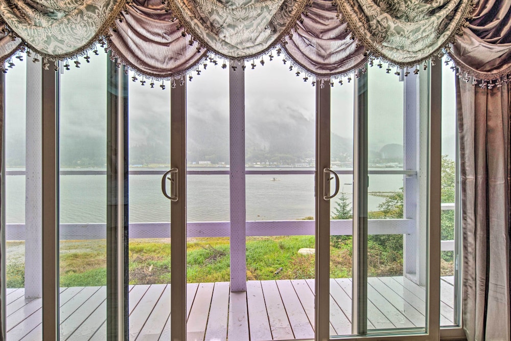 Juneau Vacations - Waterfront House w/ Glacial Views - Near Downtown! - Property Image 1