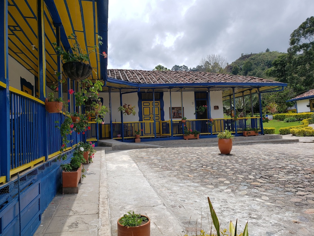 El Rancho de Salento by Prima Collection