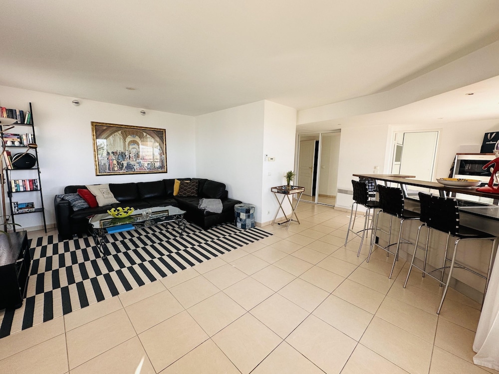 Superb Penthouse in Centre of Cannes Stunning Views Air-conditioning Internet Near the Palais - 532