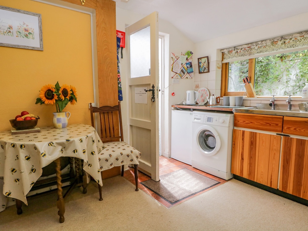 2 Gateside Cottages