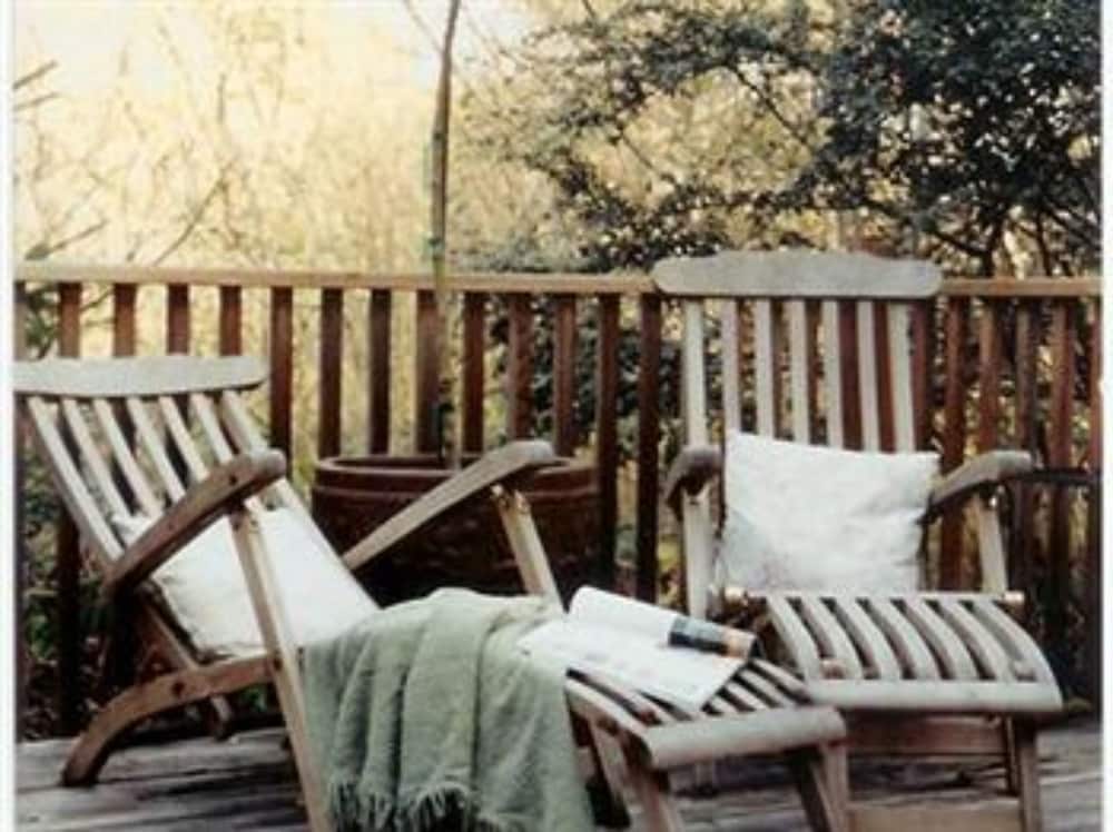 Salmonberry Inn & Beach House