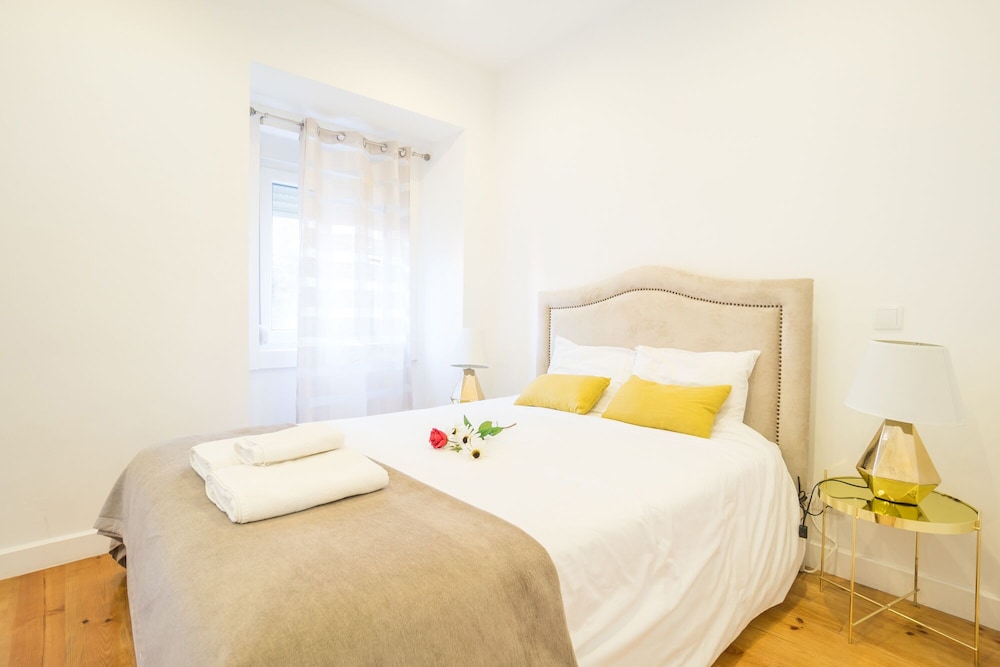 Principe Real Charming and Modern Apartment view 2
