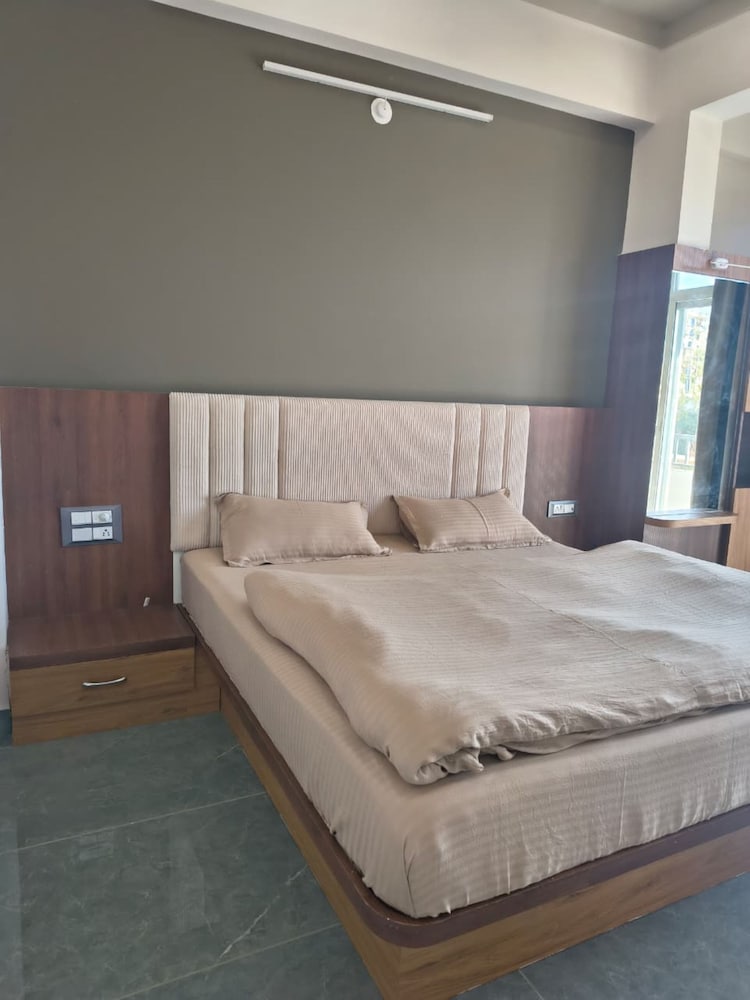 Shree Vallabh Resort