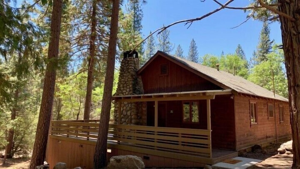 Yosemite Scenic Wonders Along the River