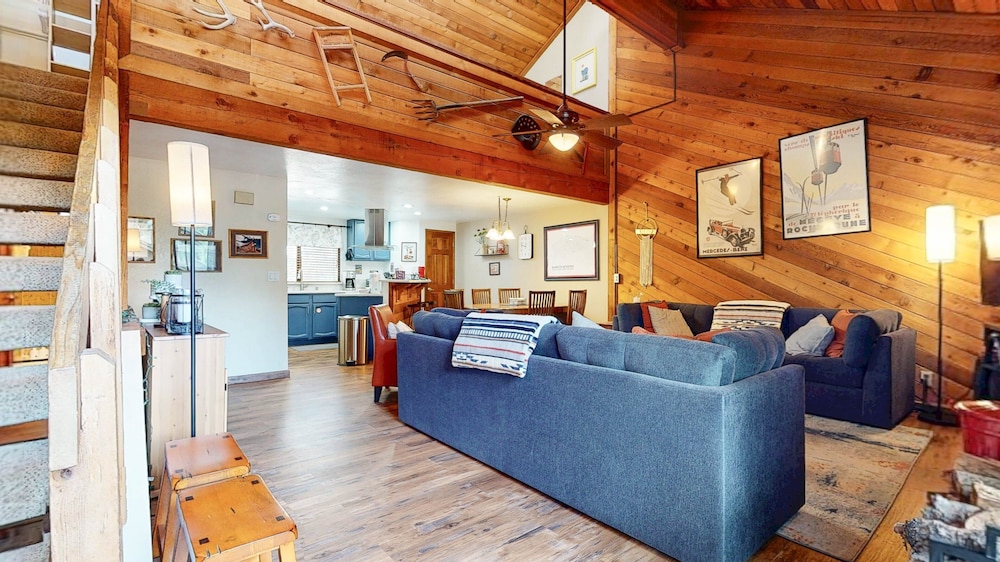 Mammoth Sierra Townhomes #25 3 Bedroom Condo