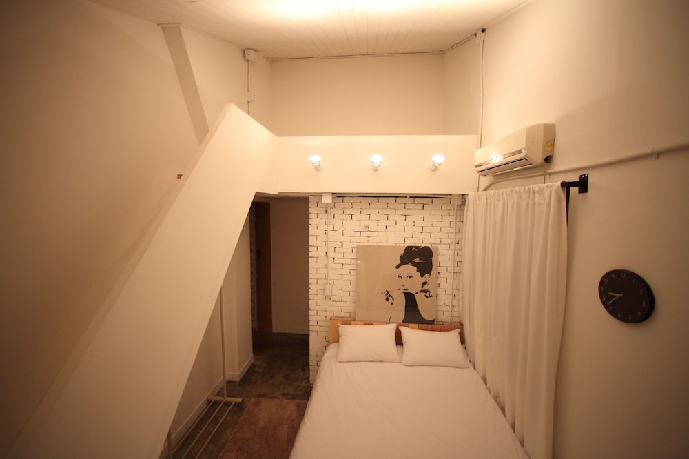 House740