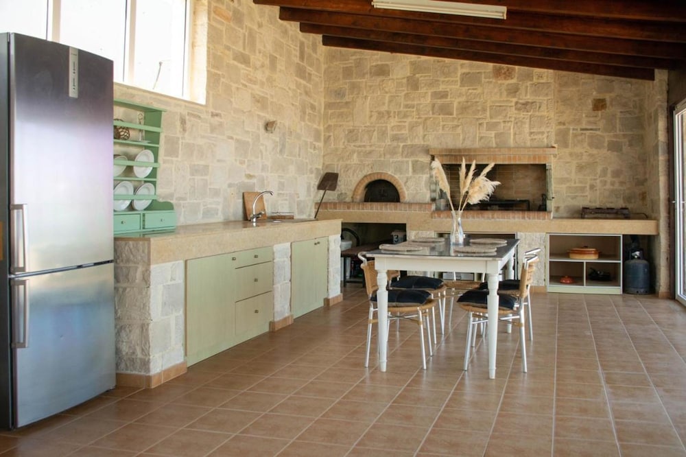 Gaia Signature With Private Pool