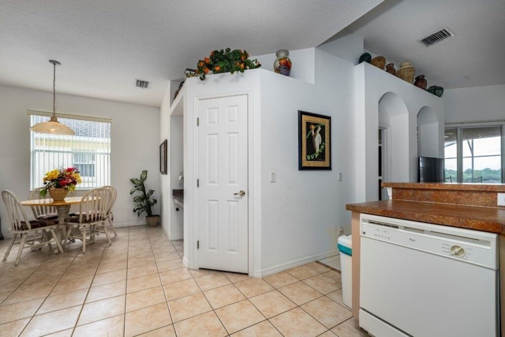Calabay Comfort - 4br Pool & Spa Near Disney 4 Bedroom Villa