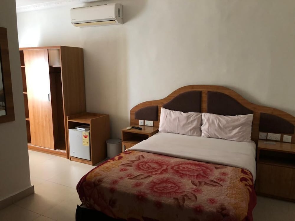 Animens Hotel Takoradi view 5