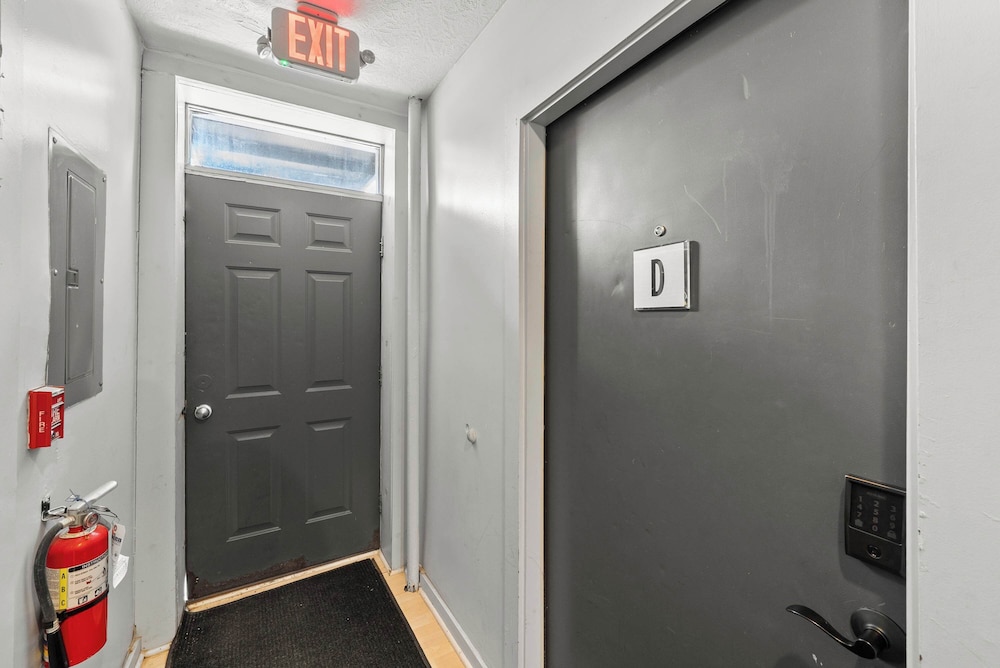 Short North Lounge Stay for 2