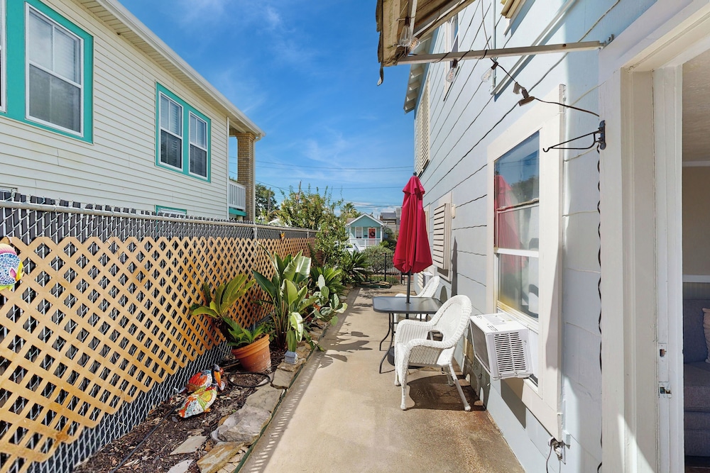 1BR Cozy Dog-friendly Home w/ Kitchenette & Patio
