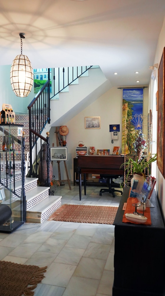 Hostal Trafalgar