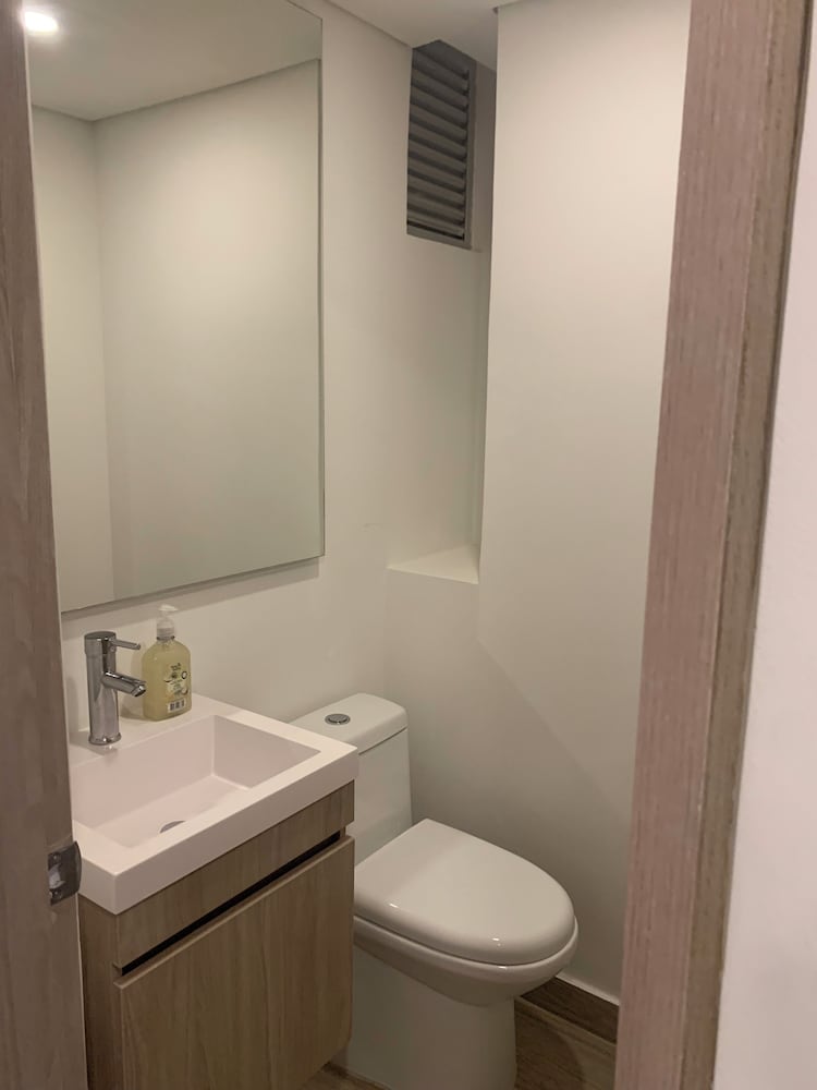 Oceani Towers 1006