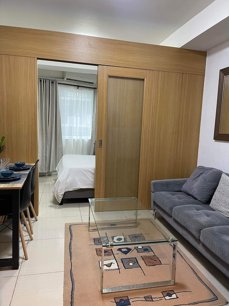 Shell Residences MOA by darpm