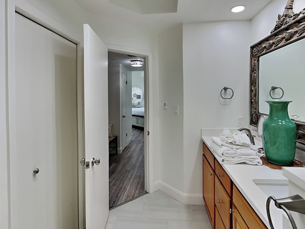 Surfside #1610 by Southern Vacation Rentals
