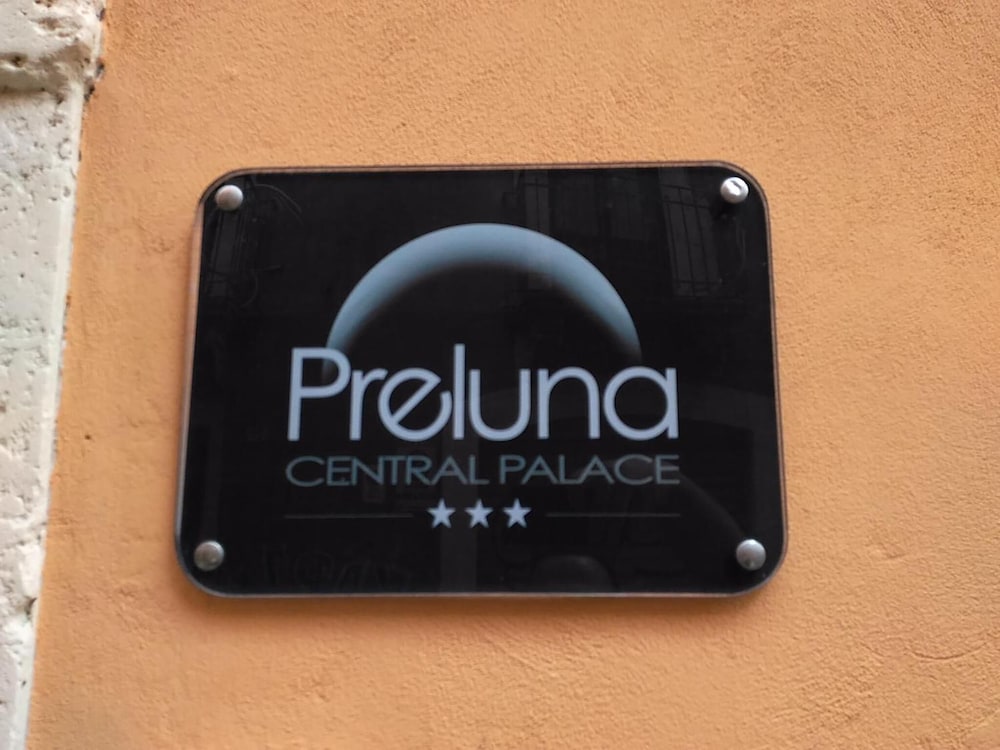 Preluna Central Palace