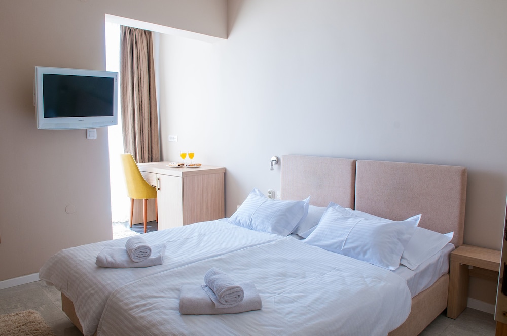Beach Hotel Bozikovina view 5