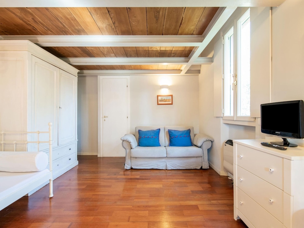 Apartment on an Estate near Rome