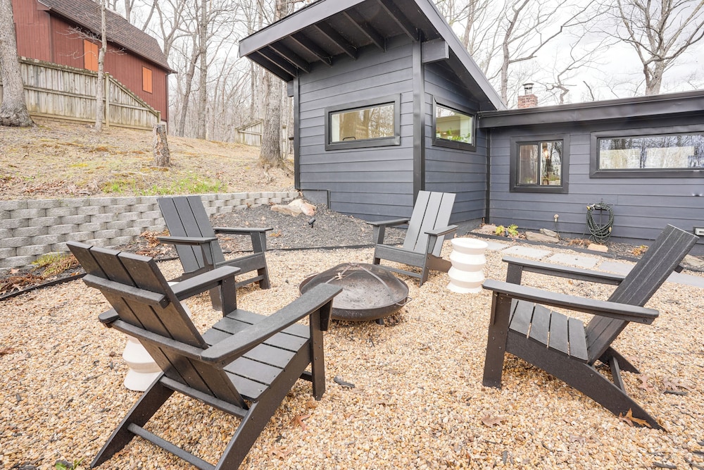 Luray 'black Walnut Cabin' on 2 Acres w/ Fire Pit!