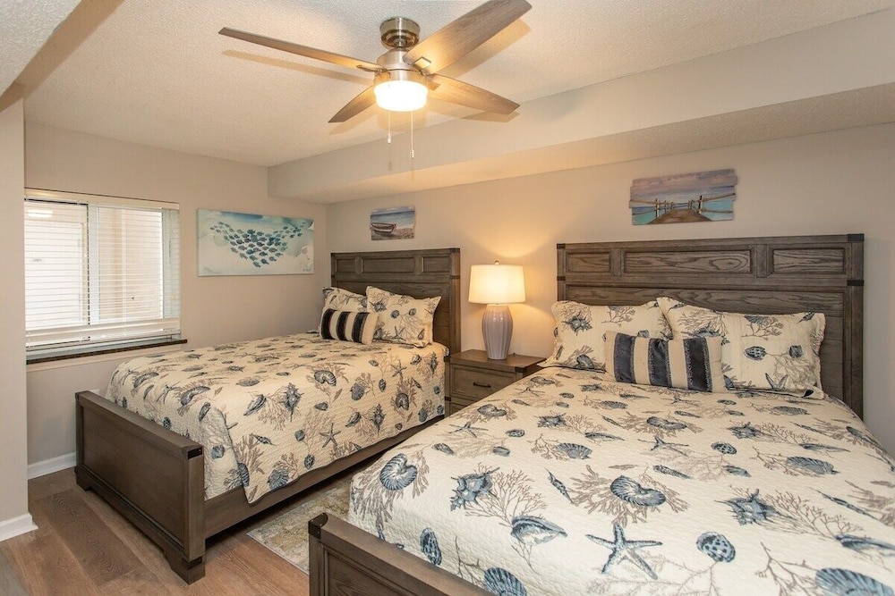 Yacht Club 1-1103 3 Bedroom Condo
