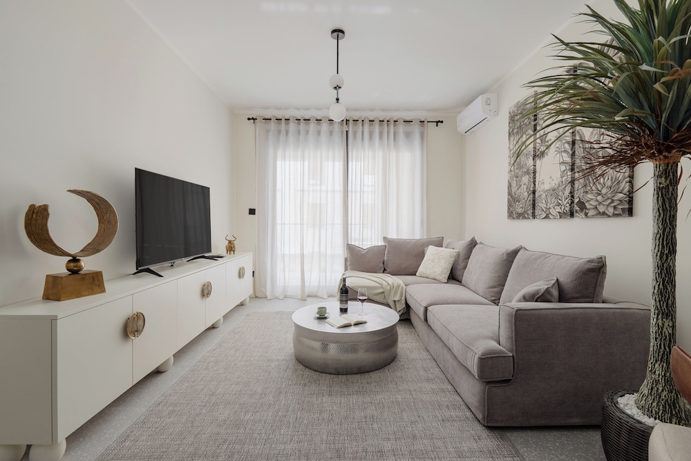 Dimitris Residence