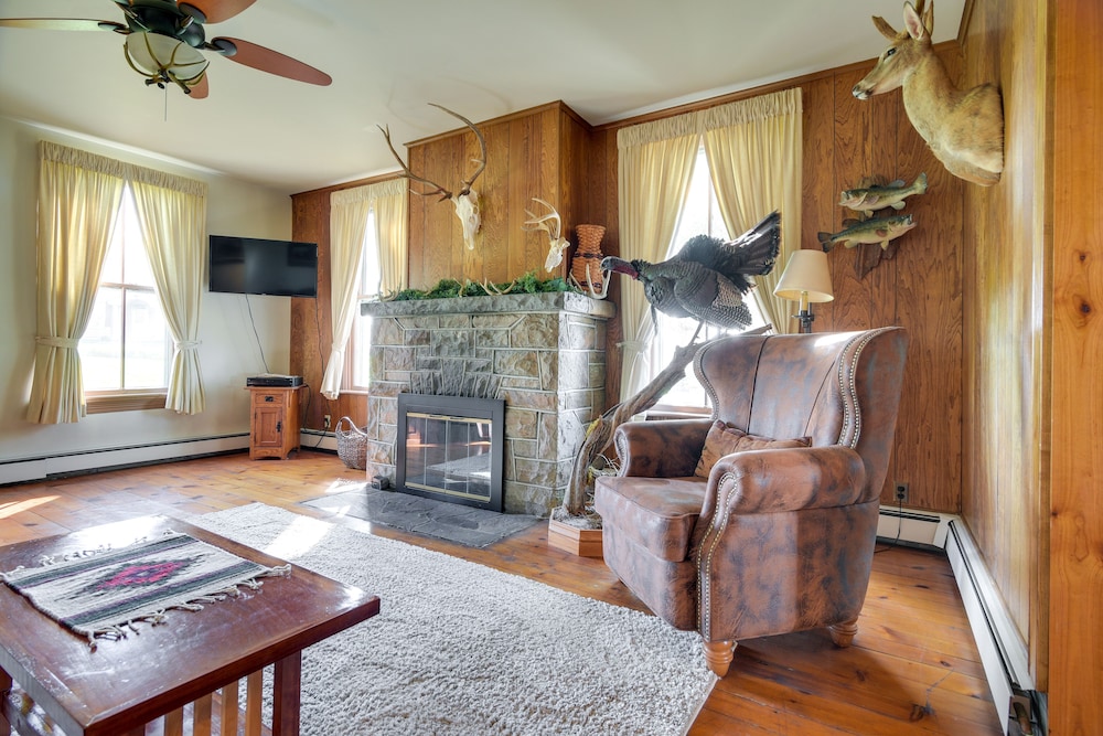 Rustic Wellsville Home - 5 Mi to Roundtop Mountain view 2
