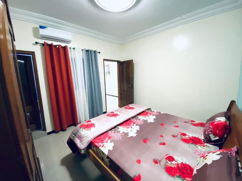 Mam Lovely 3-bed Apartment in Dakar-almadies view 5