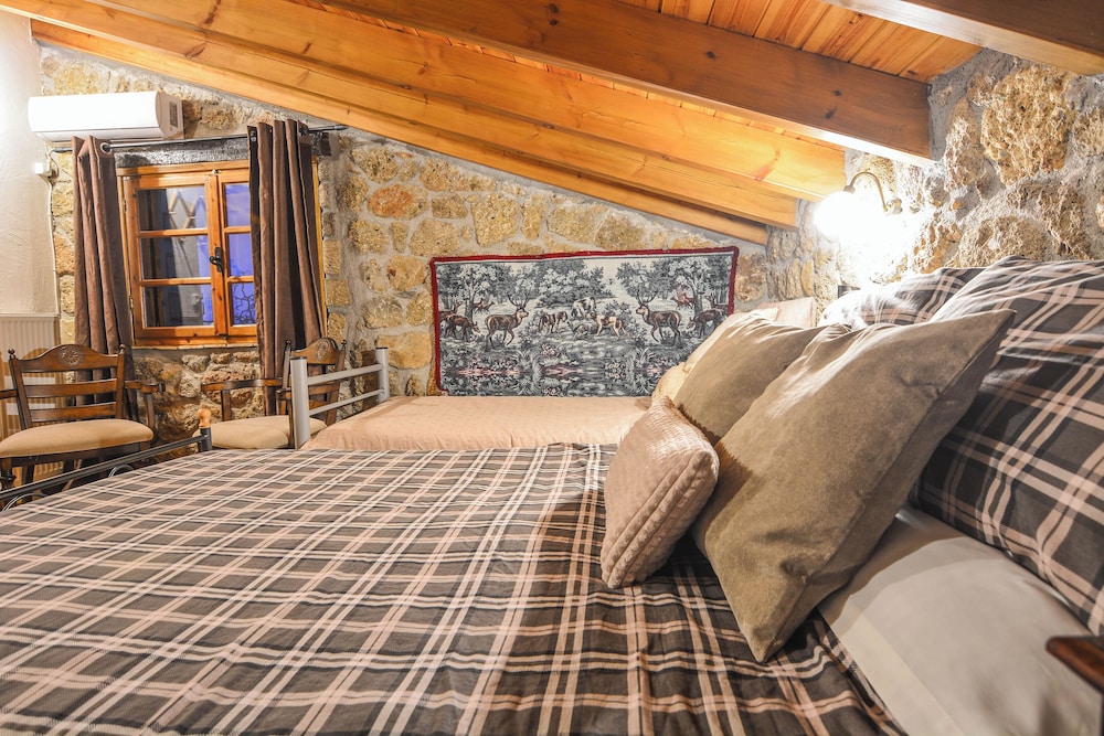 Petrino Lodge