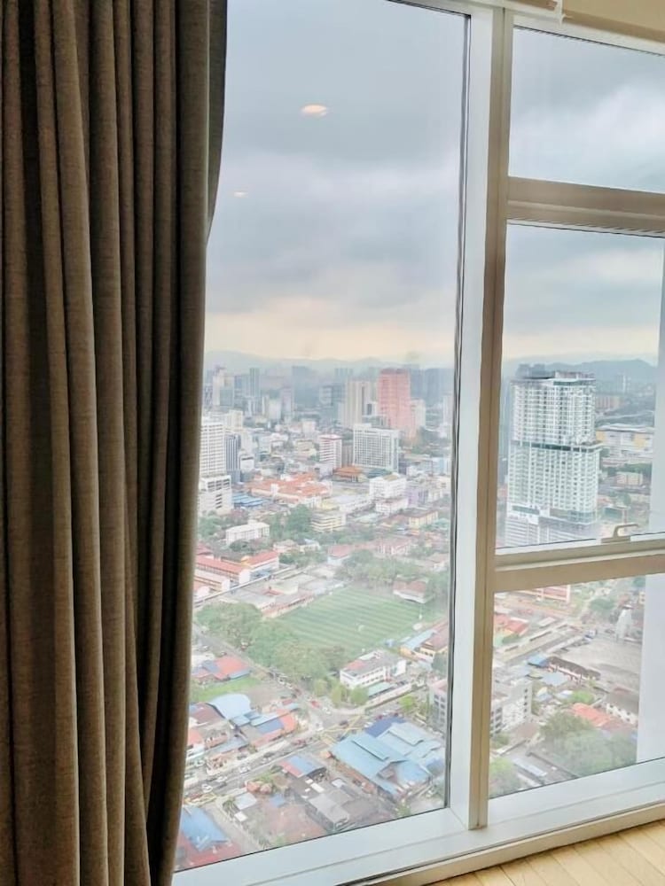 WELL-SHAPED Suites At PLATINUM KLCC