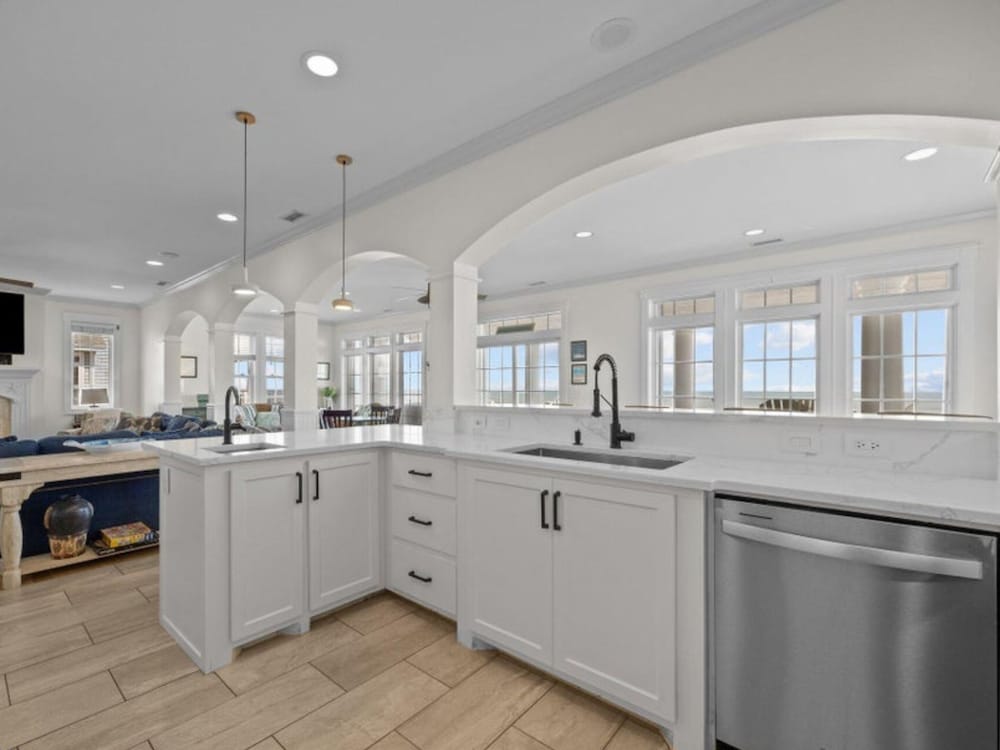 Ocean's Edge by Topsail Realty