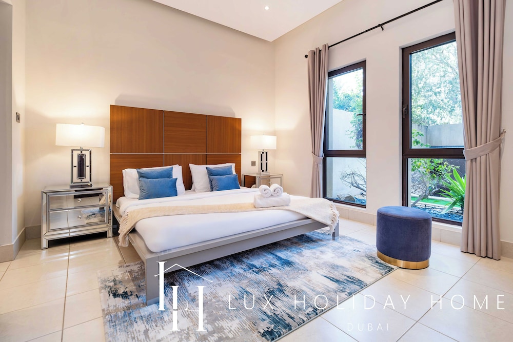LUX The Burj Khalifa View Garden Suite