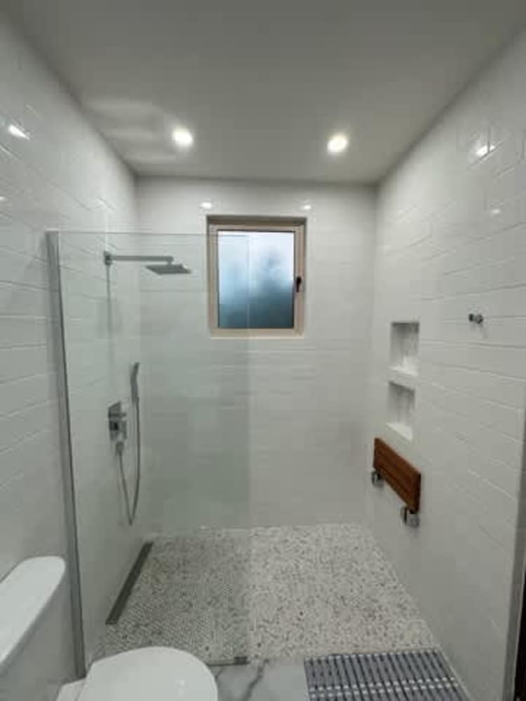 Photo 33