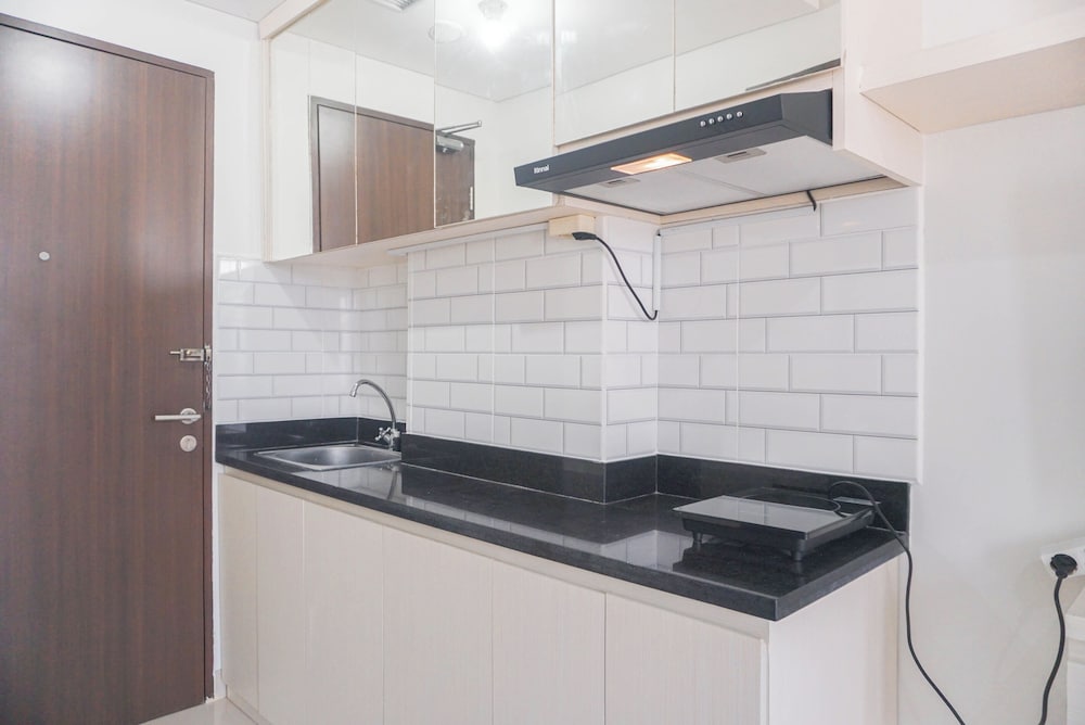 Good Living Studio Room Transpark Cibubur Apartment