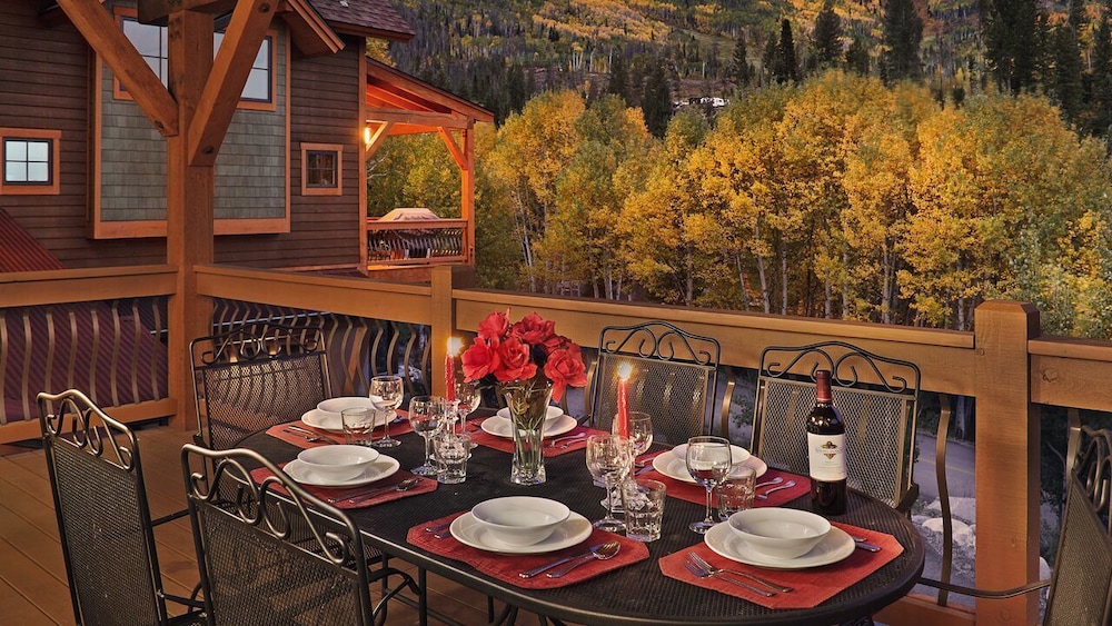 Bears Grande 8 BedroomHoliday home By Moving Mountains