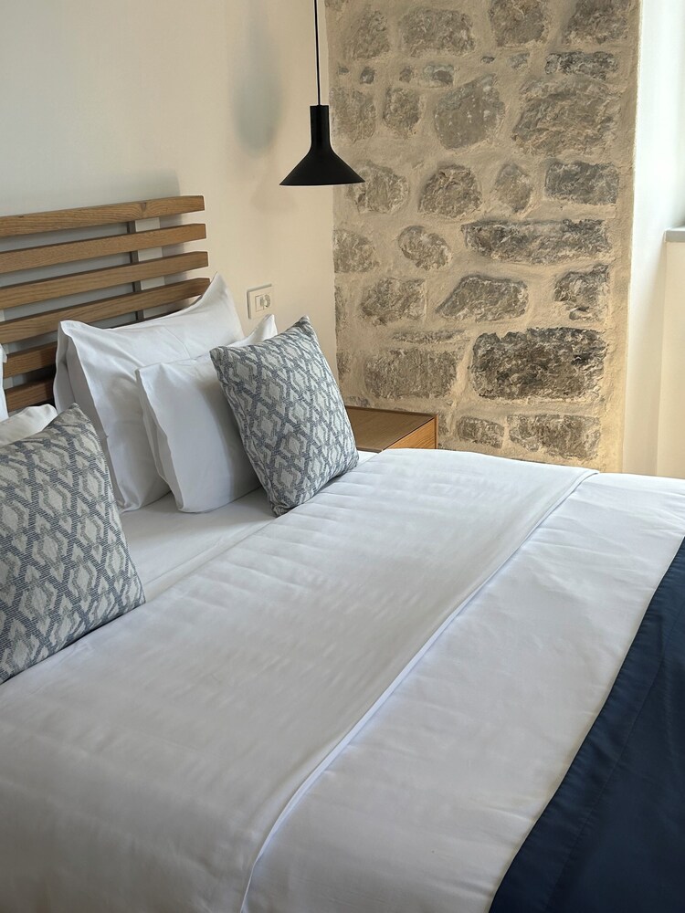 Nest Ozana