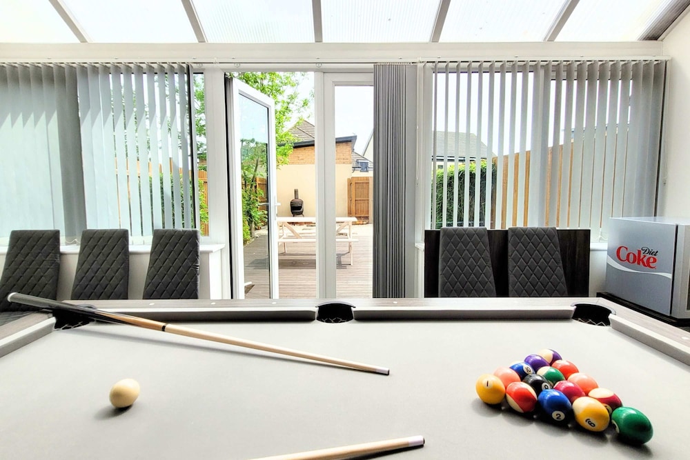 Last Minute Deals 4BR House of Four Chimneys