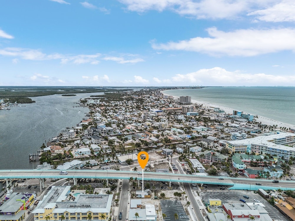 1030 Second Street 1 Bedroom Home by RedAwning view 4