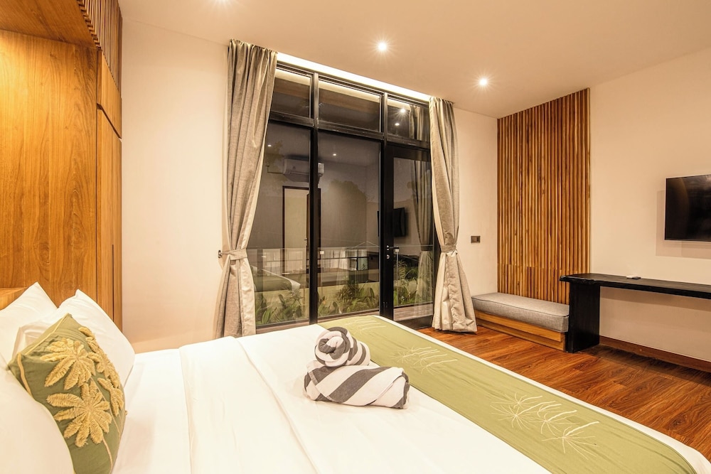Opulent 6BR Villa, 400m From Canggus Golden Shore