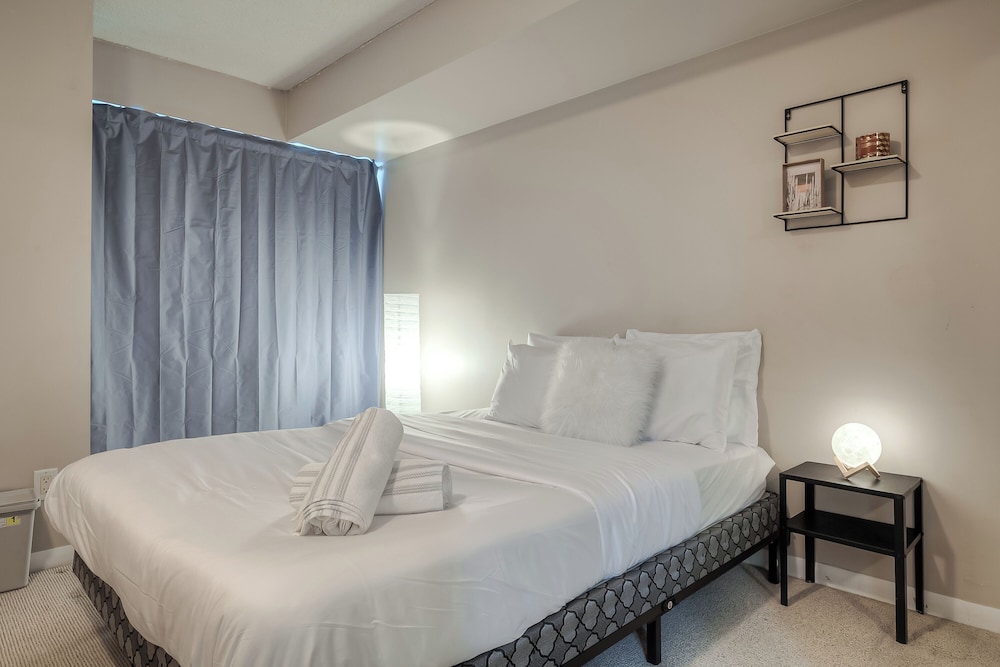 The Yonge Boutique Suites - Image 3