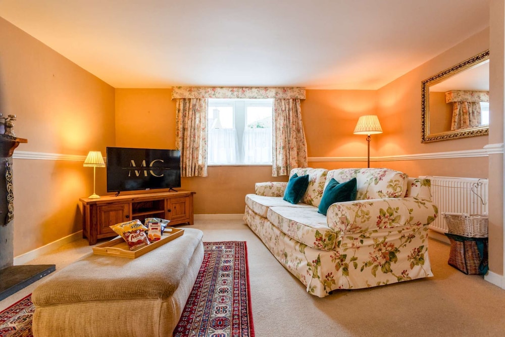 New Cross Keys House - Cosy 4-bed Cottage in Kirk Yetholm