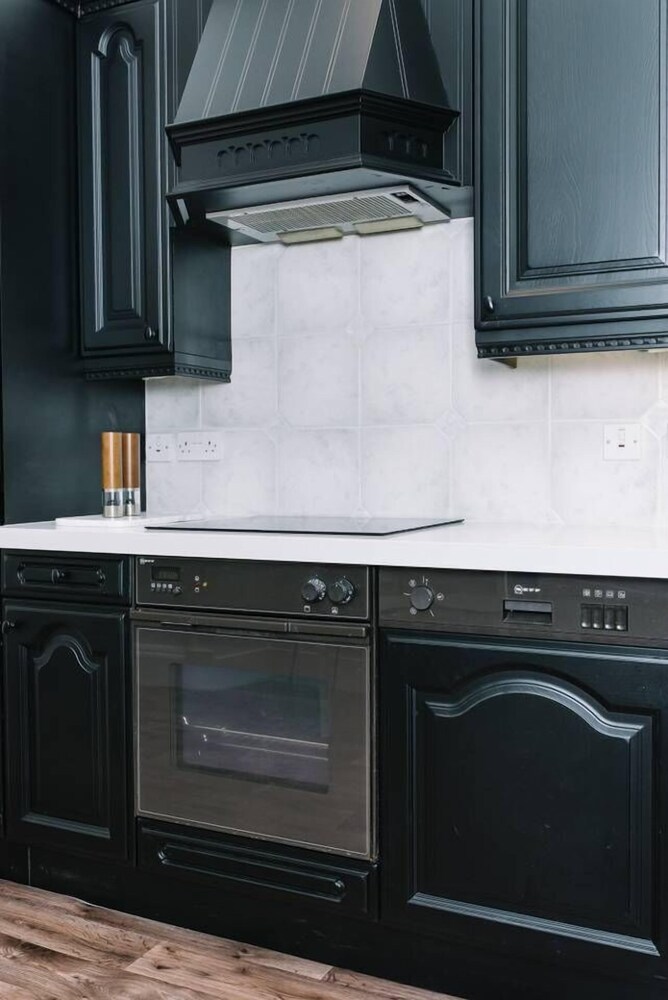 JOIVY Palmerston Place Residence: Luxury City Centre Apt With Private Parking view 5